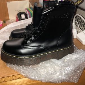 Platform combat boots